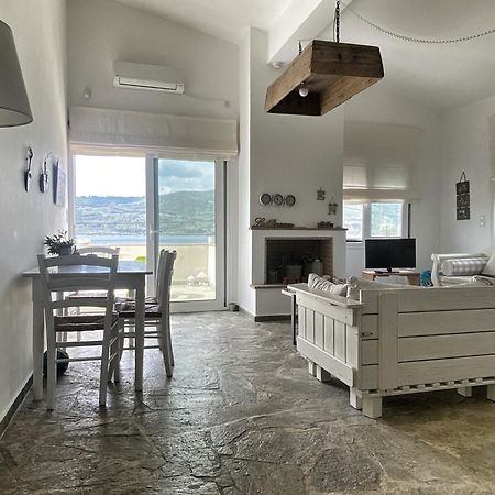 Rododafni Loft Gialtra Buitenkant foto